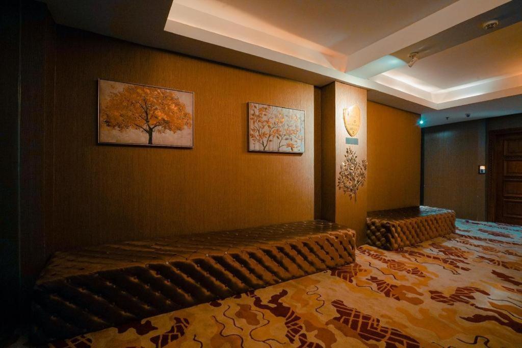 Kj Hotel Yogyakarta Exterior photo