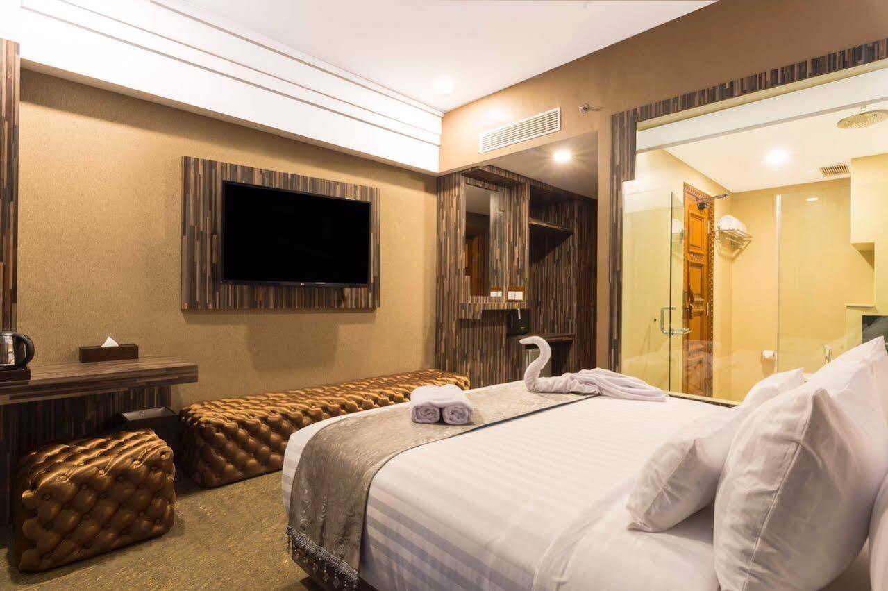 Kj Hotel Yogyakarta Exterior photo