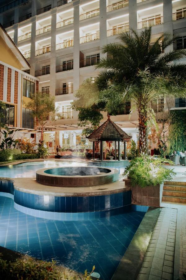 Kj Hotel Yogyakarta Exterior photo
